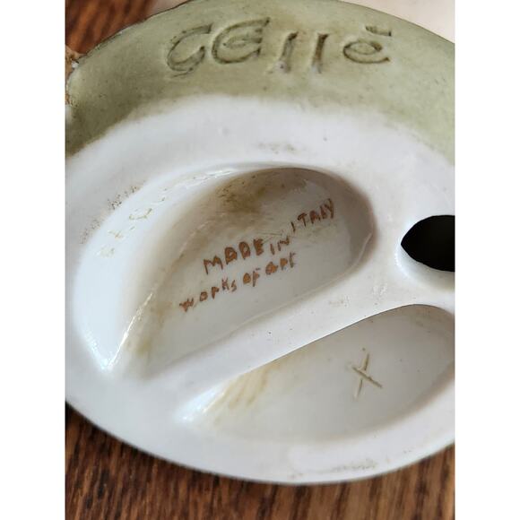 CAPODIMONTE GIUSEPPE CAPPE 1972 PORCELAIN BABY GIRL HOLDING FLOWERS 4" - Picture 6 of 6